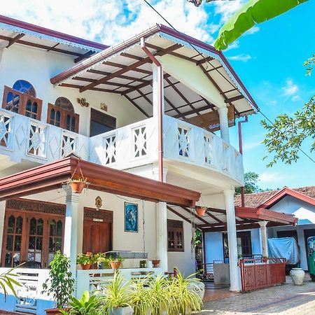 Rashmi Homestay Balapitiya Bagian luar foto