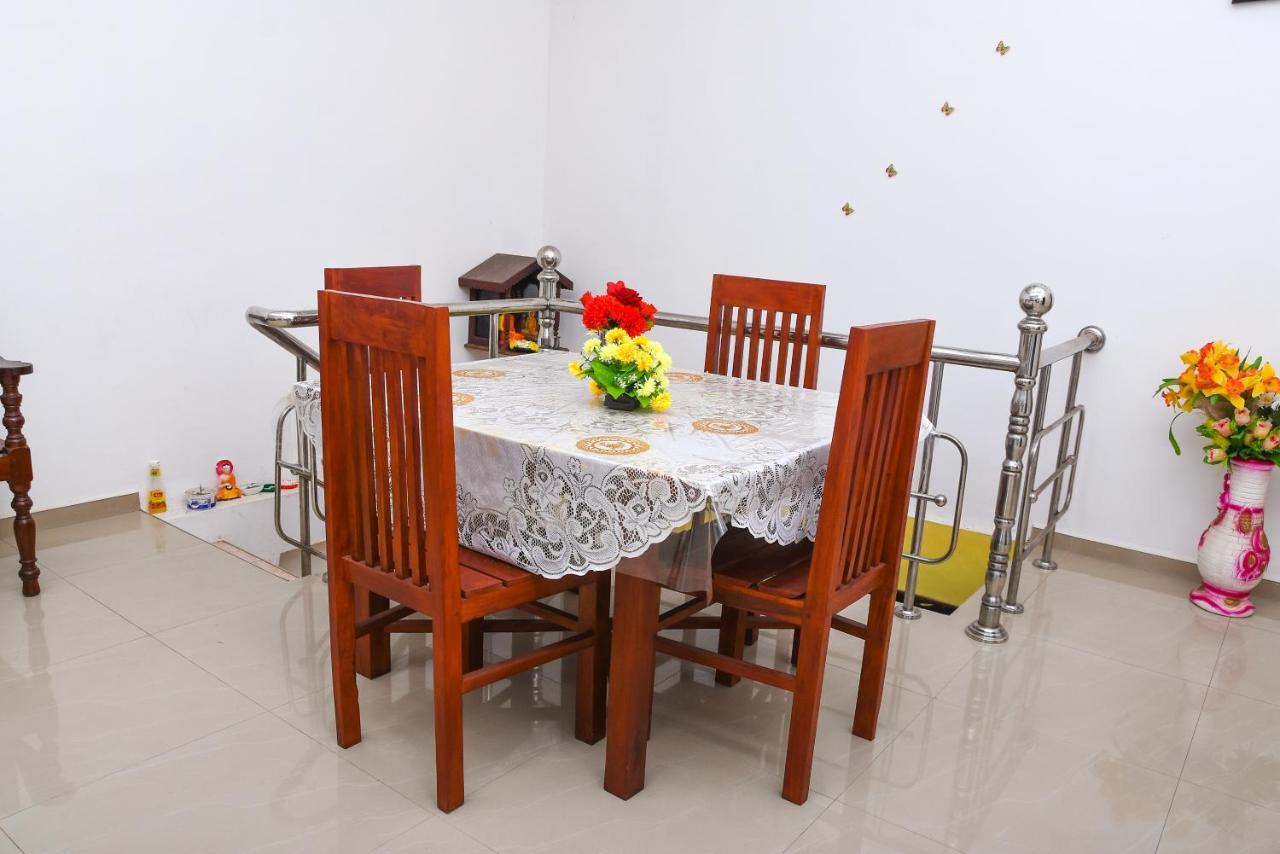 Rashmi Homestay Balapitiya Bagian luar foto