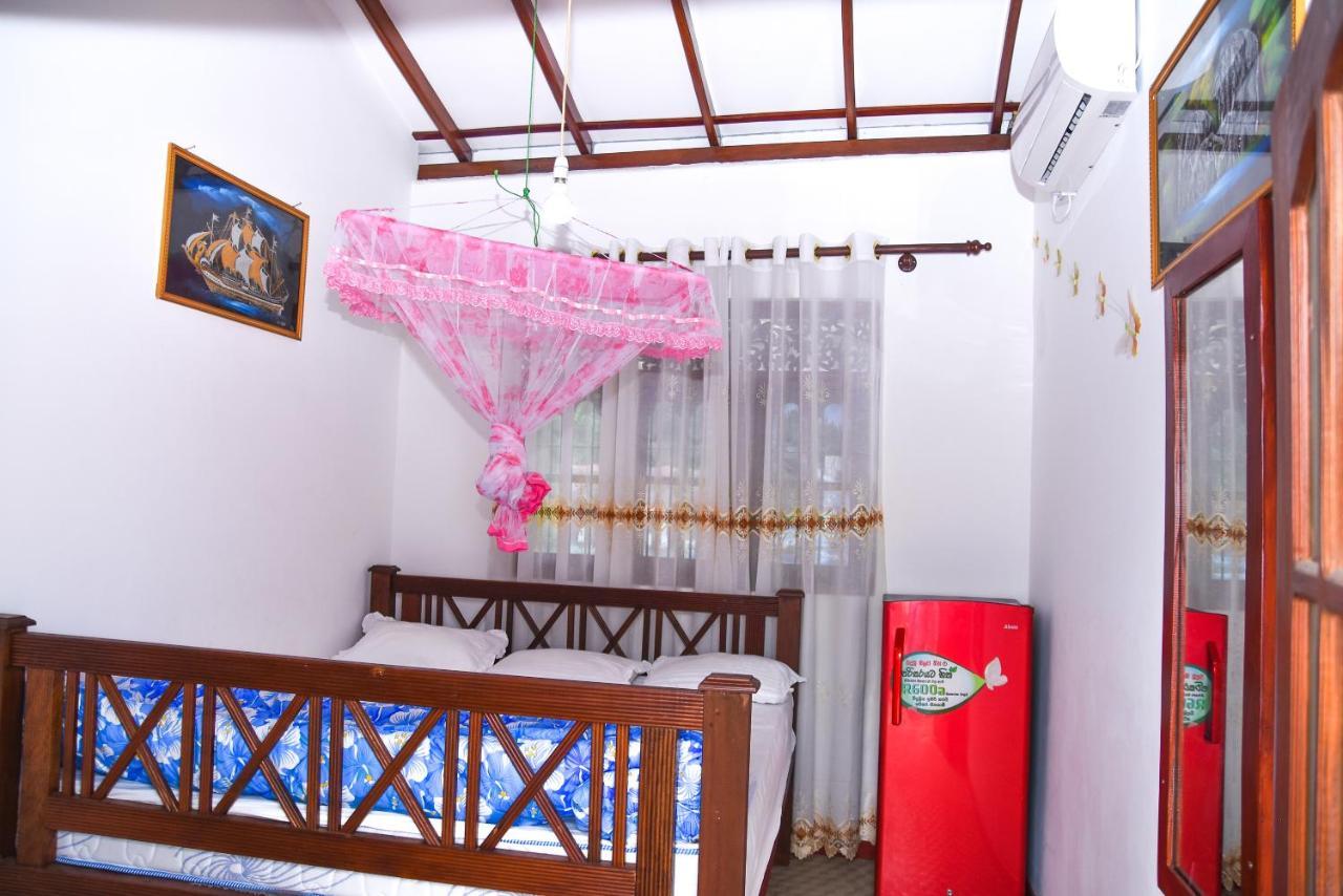 Rashmi Homestay Balapitiya Bagian luar foto