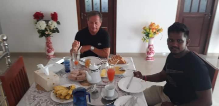 Rashmi Homestay Balapitiya Bagian luar foto